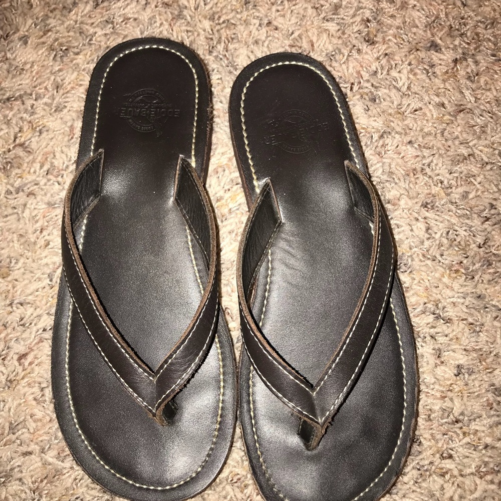 Eddie Bauer Leather Flip Flops